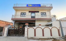 Fabhotel Awadh Inn - 600 M From Ram Mandir